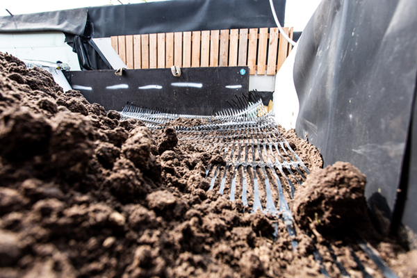 Gewapende grondconstructie op kleine schaal